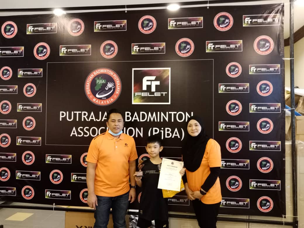 Off-campus badminton competitions