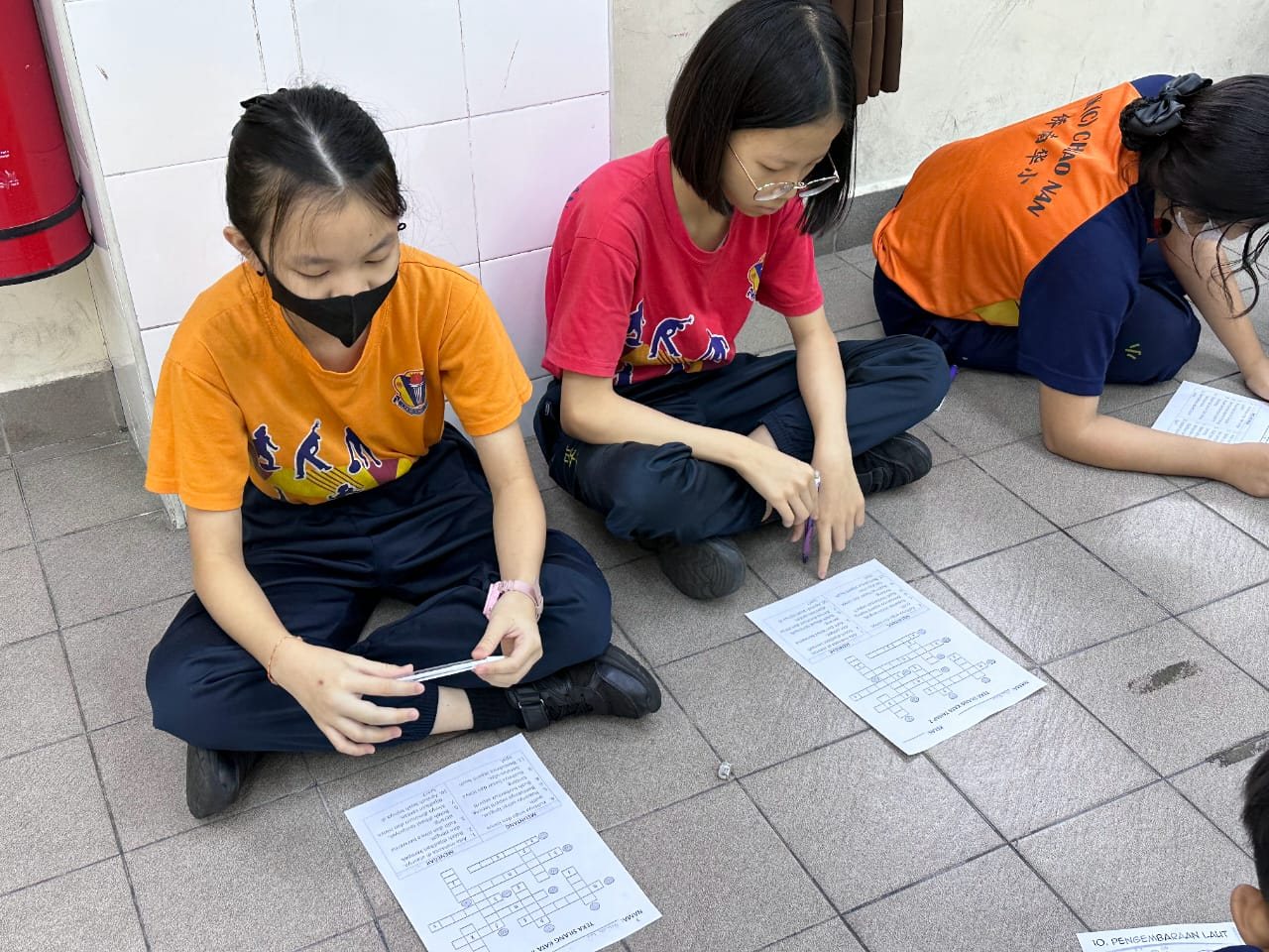 PERTANDINGAN TEKA SILANG KATA