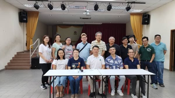 侨南校友会改选日